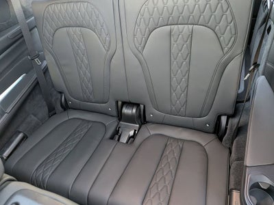 2025 BMW X7 M60i