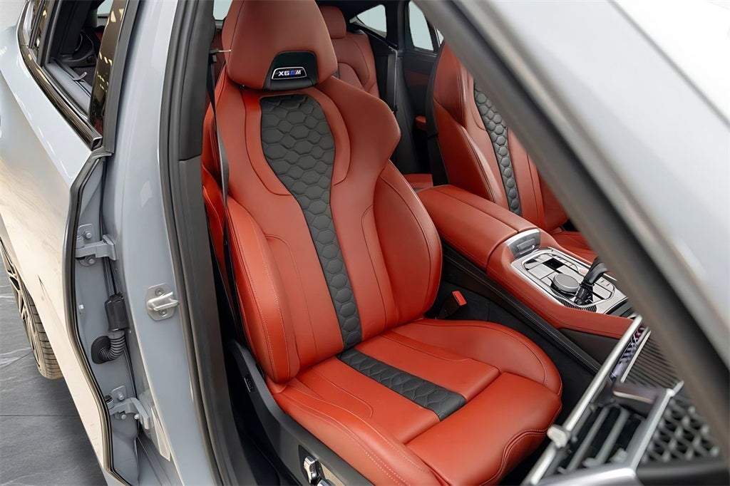 2025 BMW X6 M Base