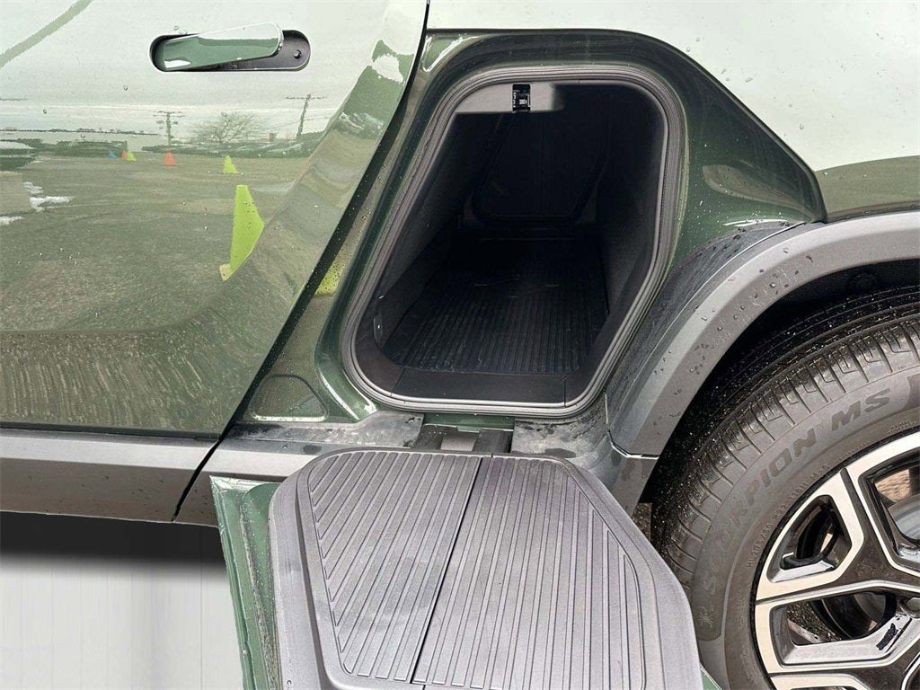 2025 Rivian R1T Adventure