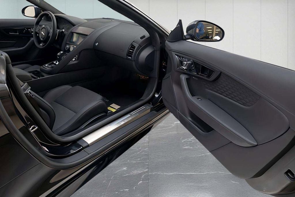 2024 Jaguar F-TYPE P575 R75