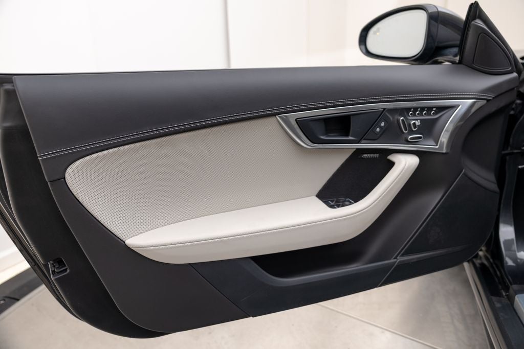 2024 Jaguar F-TYPE P450