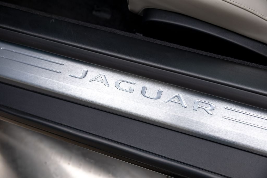 2024 Jaguar F-TYPE P450