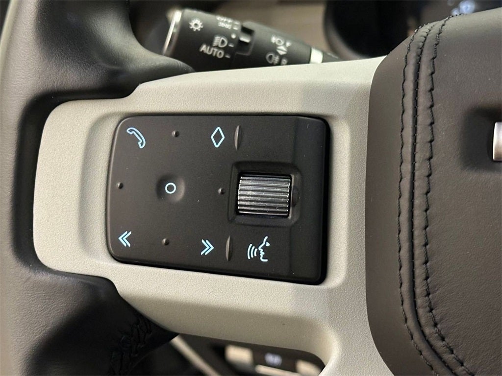 2023 Land Rover Defender 110 X-Dynamic SE