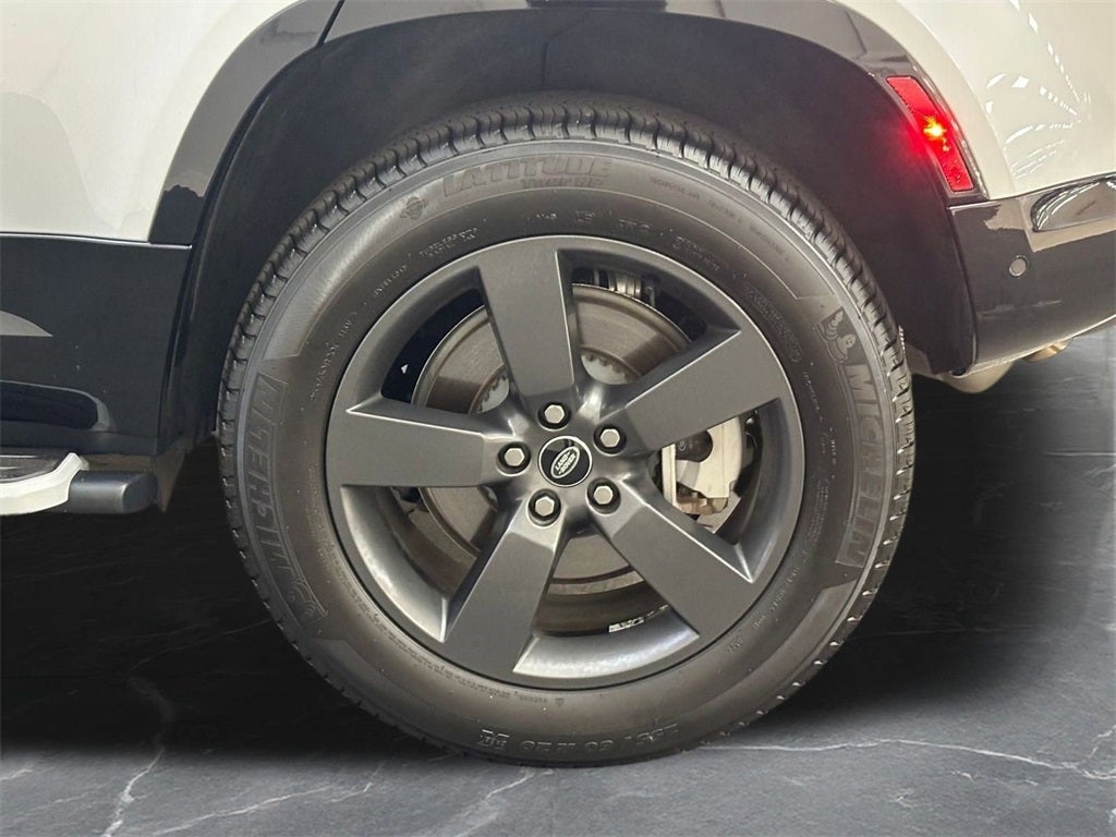 2023 Land Rover Defender 110 X-Dynamic SE