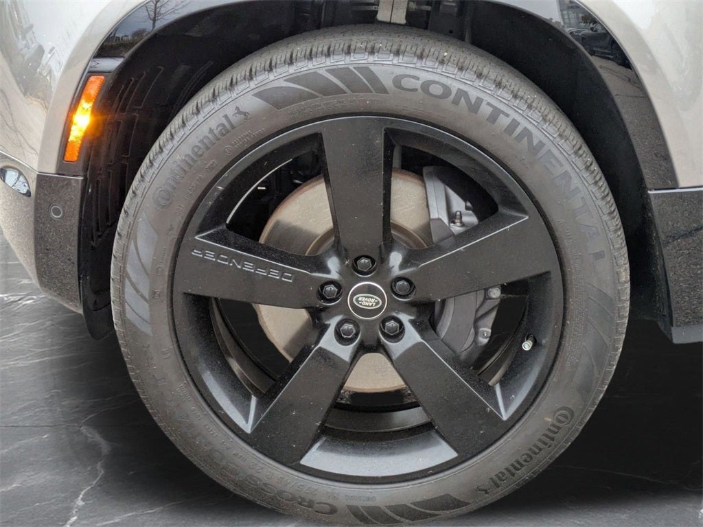 2023 Land Rover Defender 130 X-Dynamic SE