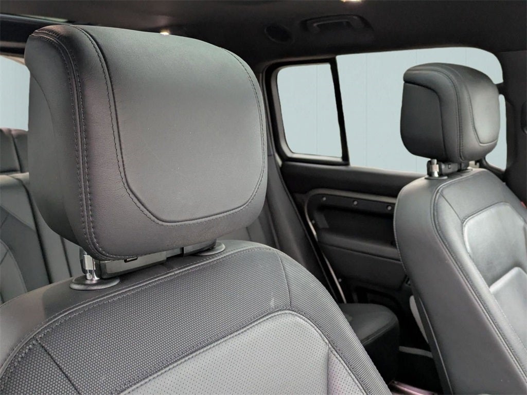 2023 Land Rover Defender 130 X-Dynamic SE