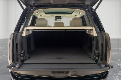 2025 Land Rover Range Rover SE
