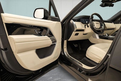 2025 Land Rover Range Rover SE