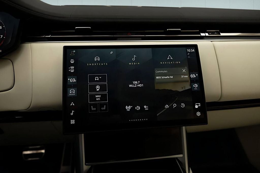 2025 Land Rover Range Rover SE