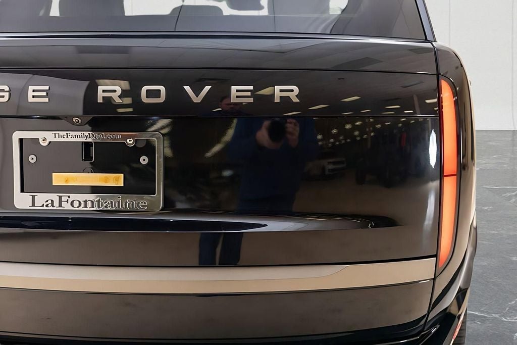 2025 Land Rover Range Rover SE