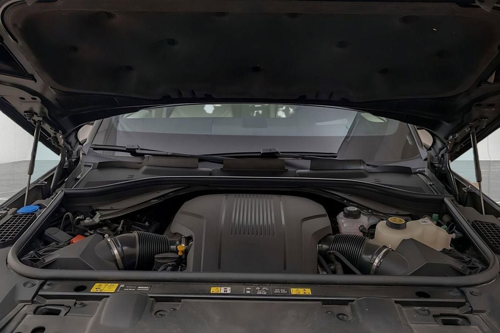 2025 Land Rover Range Rover SE
