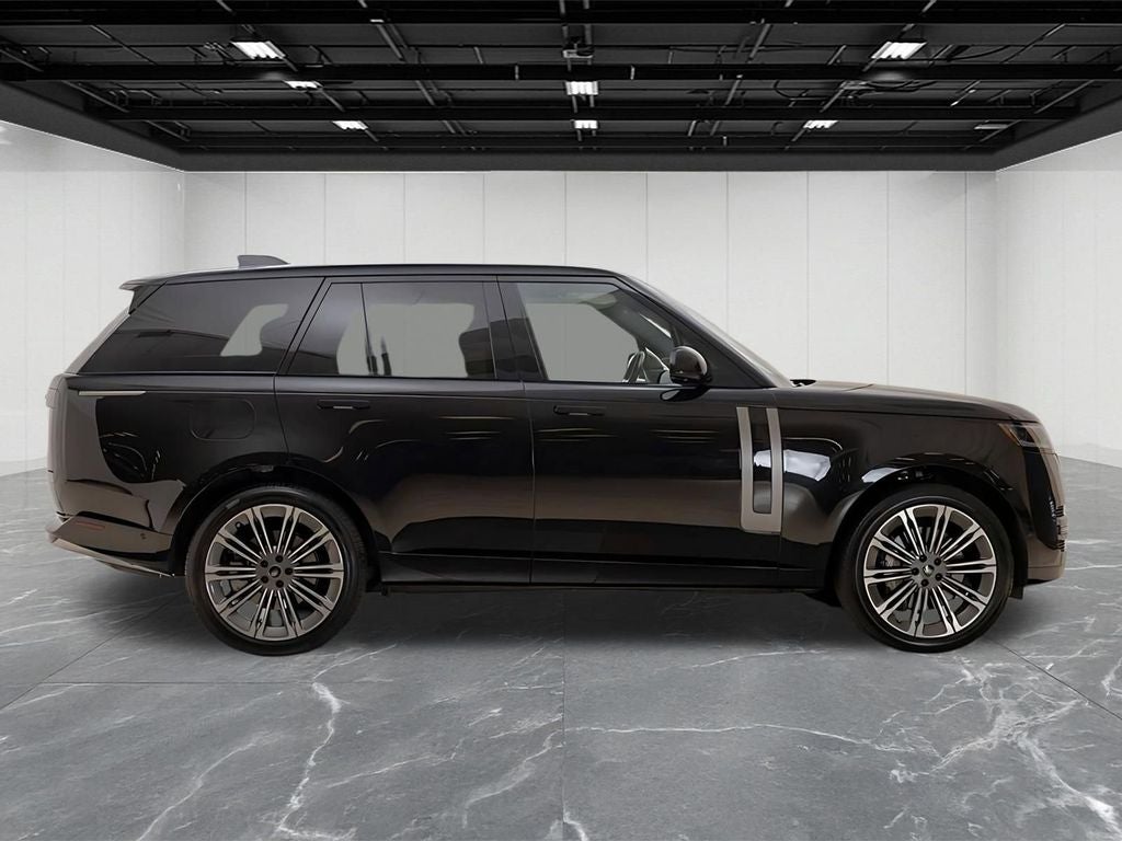 2025 Land Rover Range Rover SE