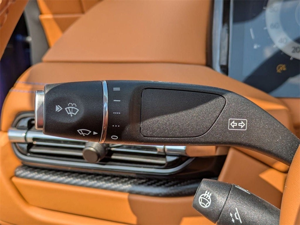 2025 Aston Martin DB12 Volante