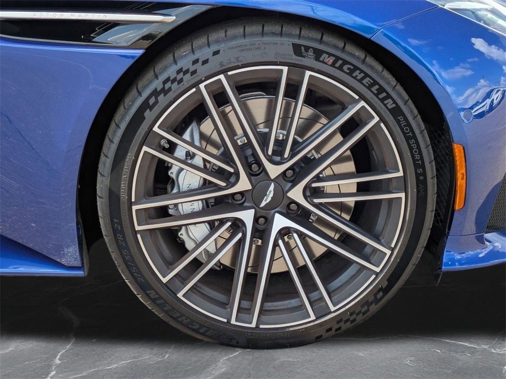 2025 Aston Martin DB12 Volante