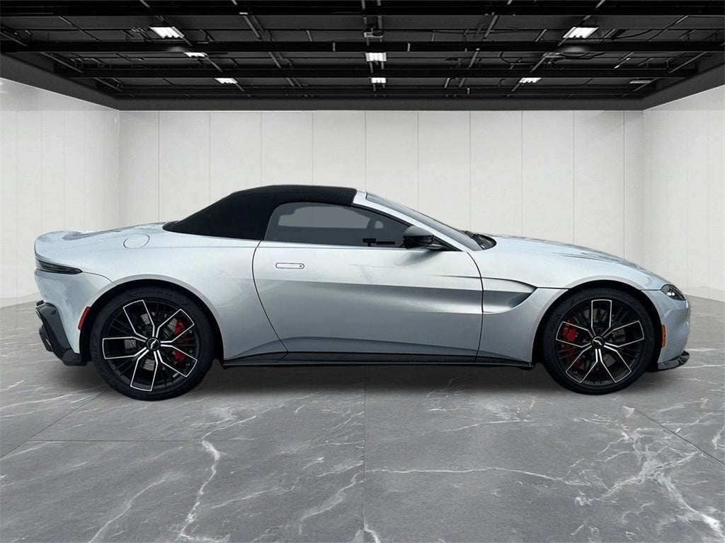 2022 Aston Martin Vantage Base