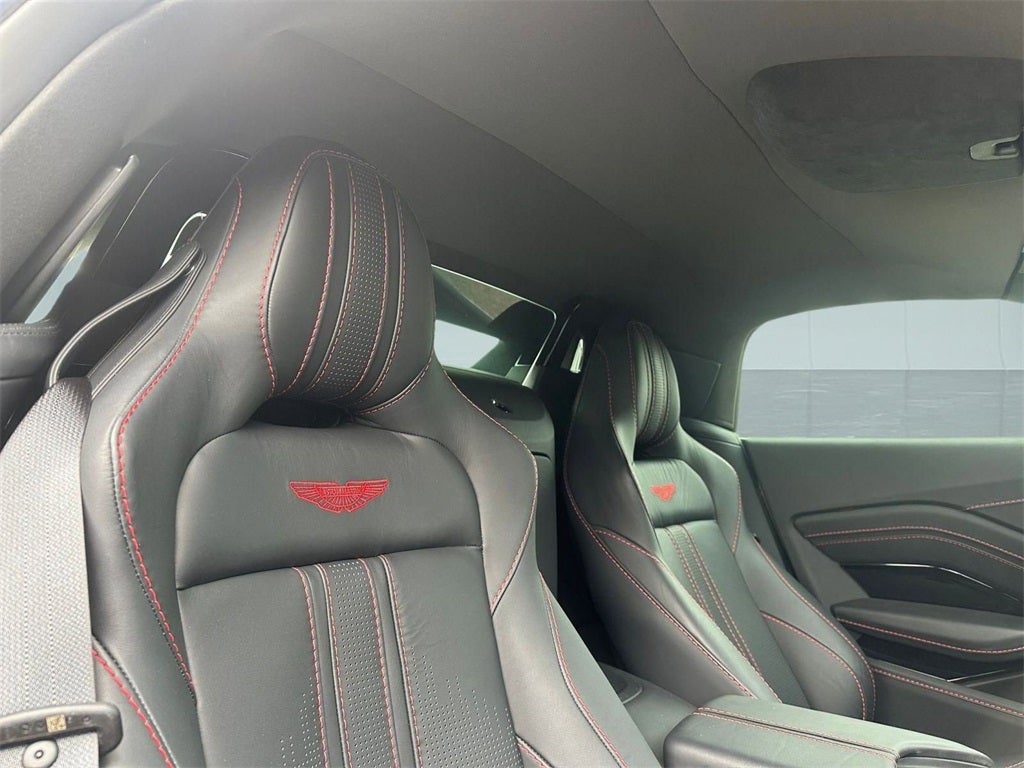 2022 Aston Martin Vantage Base