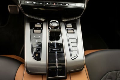 2025 Aston Martin Vanquish V12