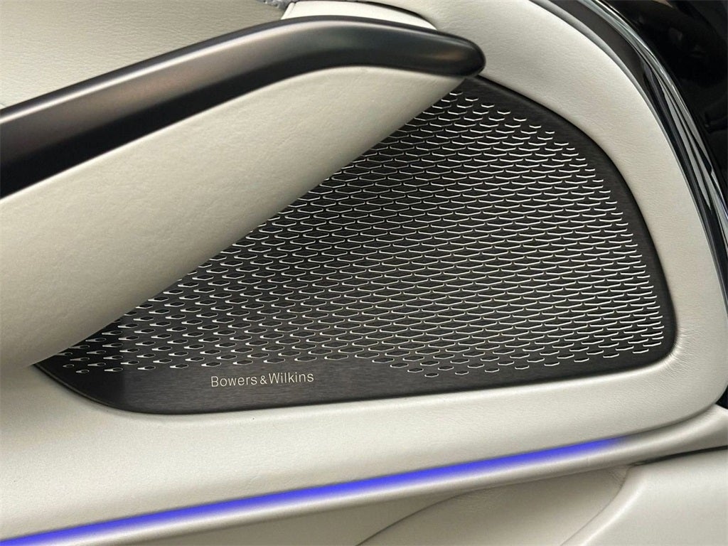 2025 Aston Martin DBX 707