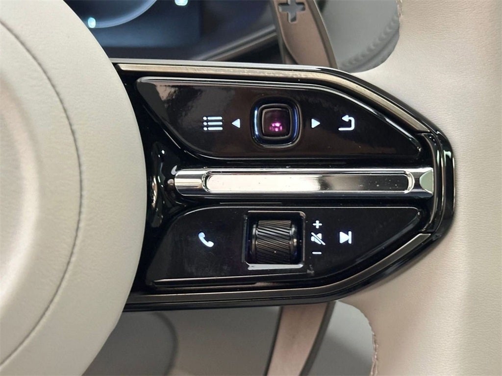 2025 Aston Martin DBX 707