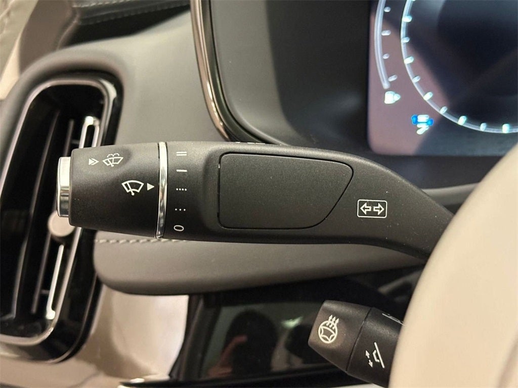 2025 Aston Martin DBX 707