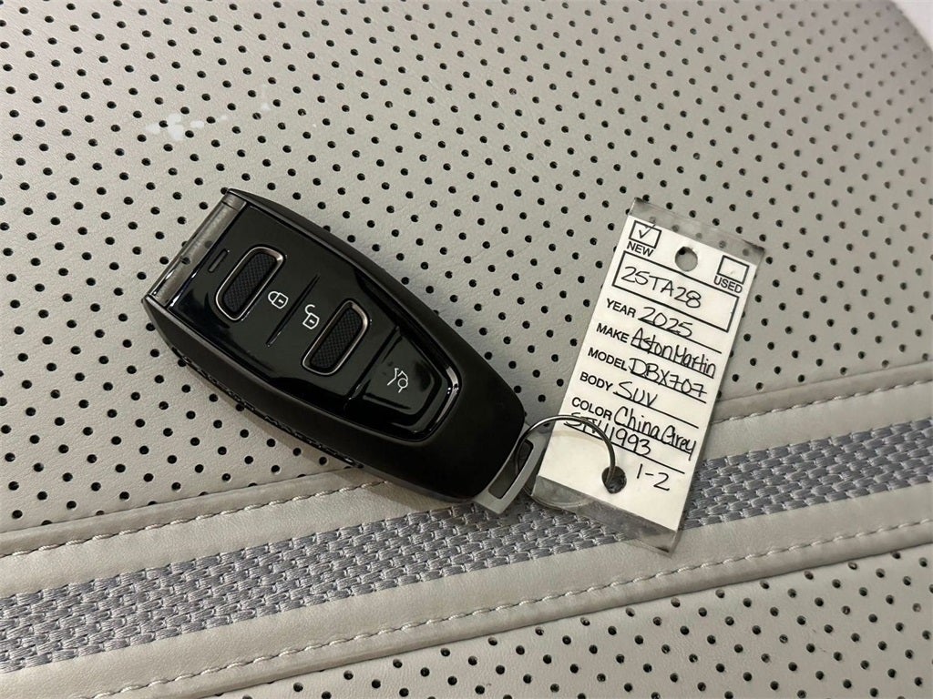 2025 Aston Martin DBX 707