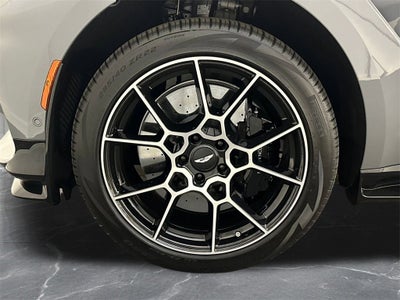 2025 Aston Martin DBX 707