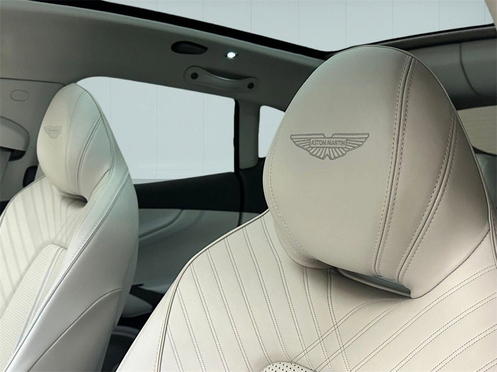 2025 Aston Martin DBX 707