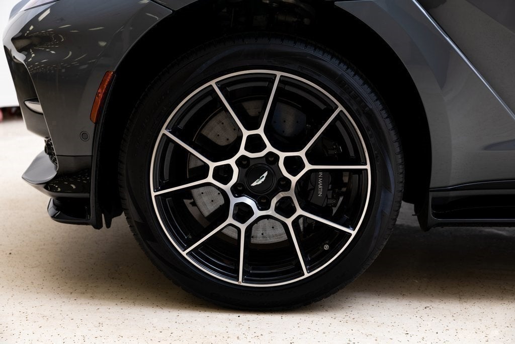 2025 Aston Martin DBX 707