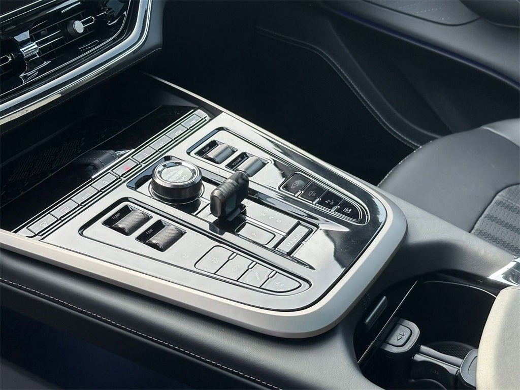 2026 Aston Martin DBX 707