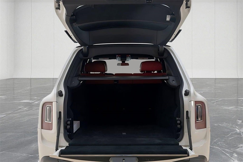 2023 Rolls-Royce Cullinan Base