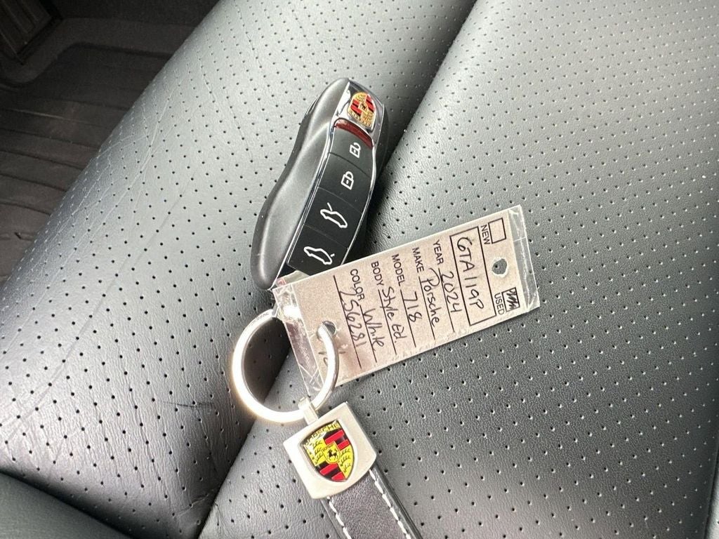 2024 Porsche 718 Cayman Style Edition