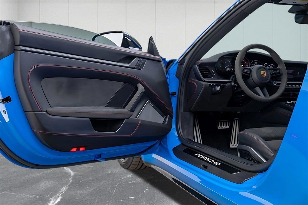 2022 Porsche 911 Carrera 4 GTS