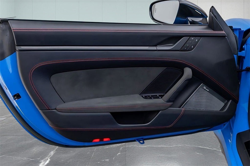 2022 Porsche 911 Carrera 4 GTS