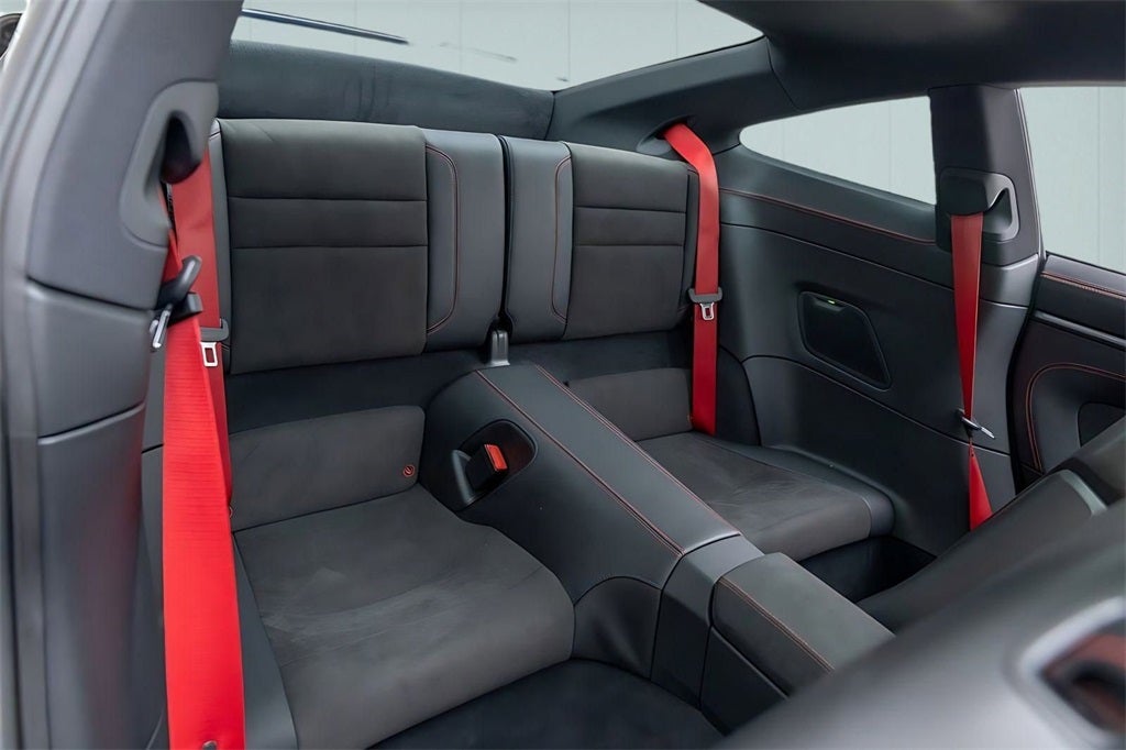 2022 Porsche 911 Carrera 4 GTS