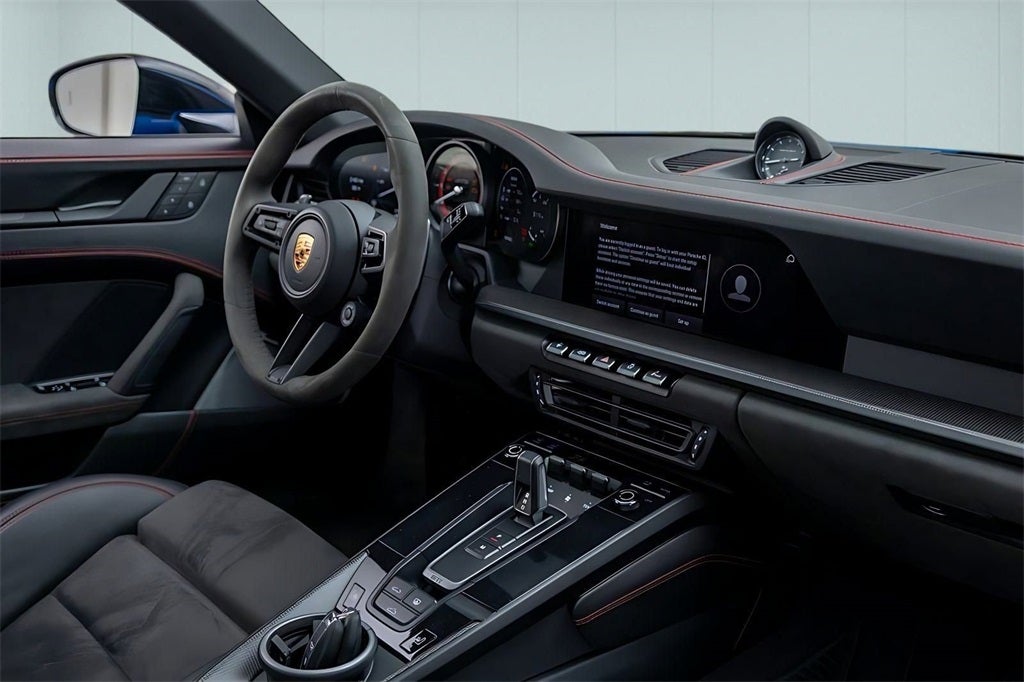 2022 Porsche 911 Carrera 4 GTS