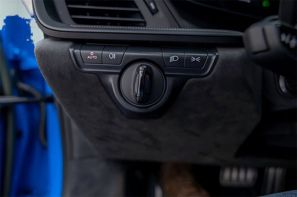 2022 Porsche 911 Carrera 4 GTS