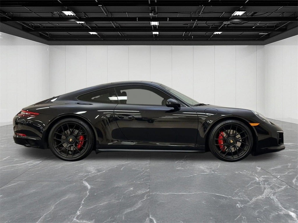 2019 Porsche 911 Carrera GTS