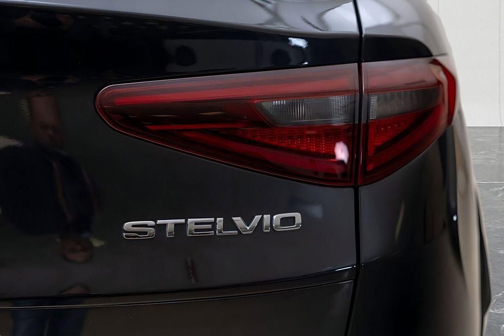 2023 Alfa Romeo Stelvio Quadrifoglio