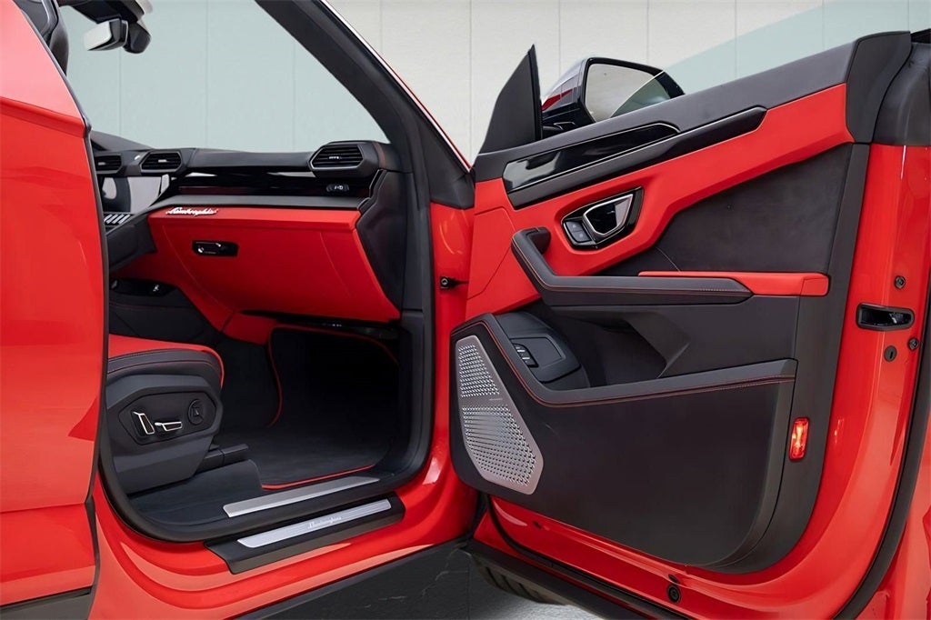 2022 Lamborghini Urus Base