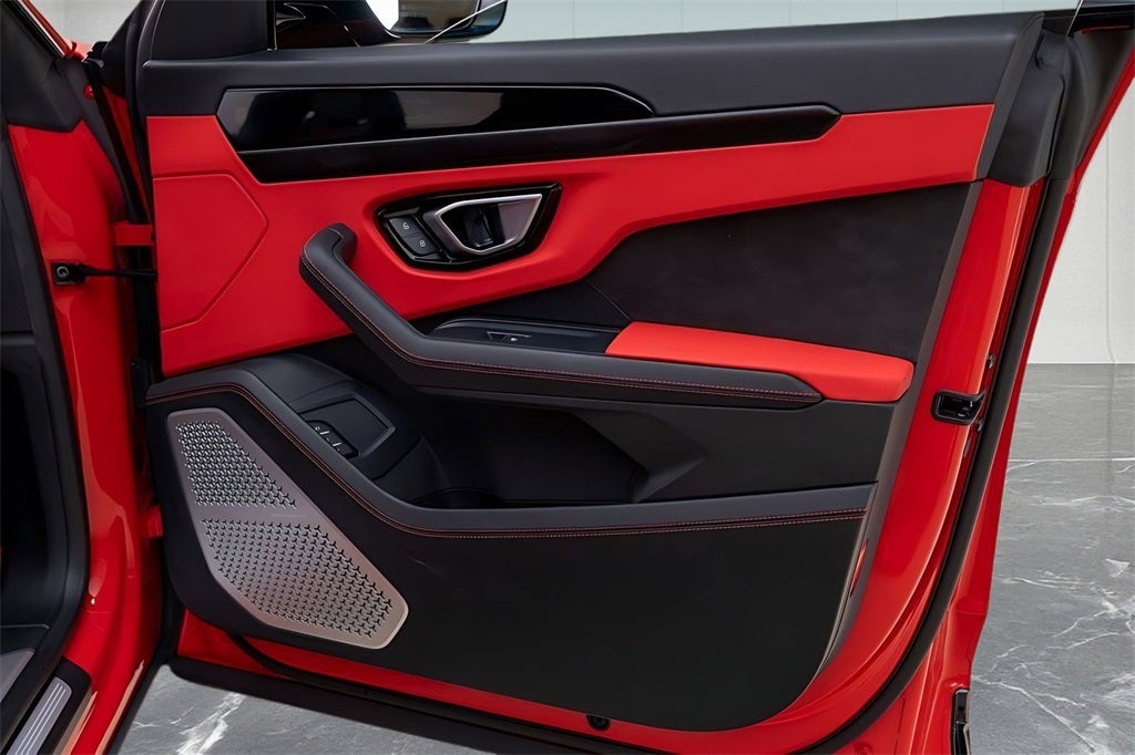 2022 Lamborghini Urus Base