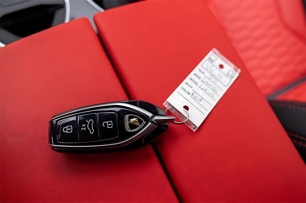 2022 Lamborghini Urus Base