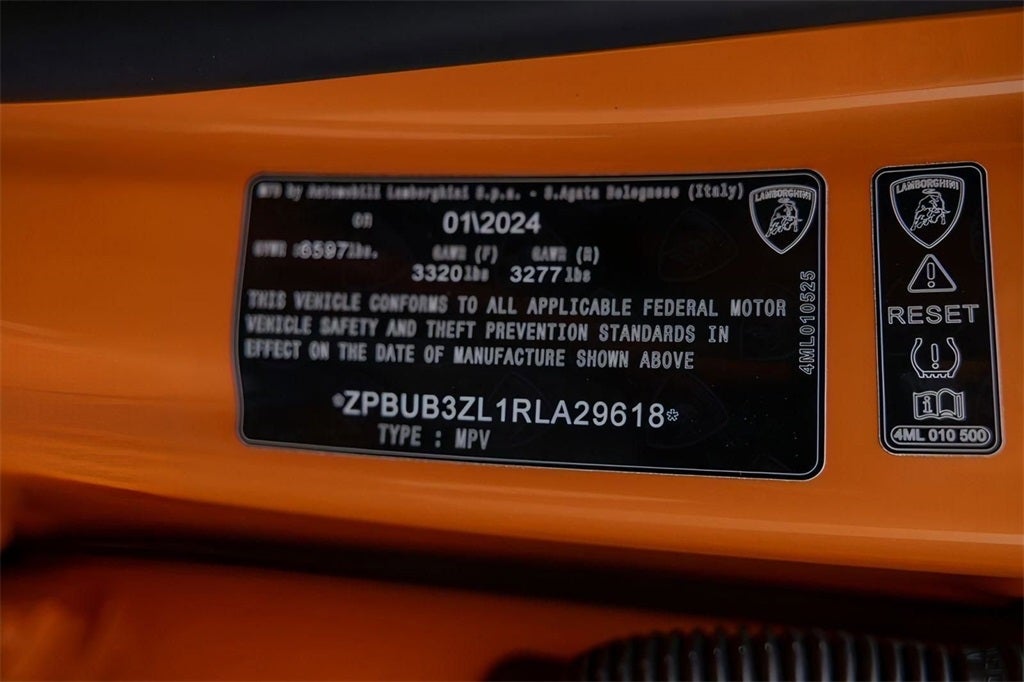 2024 Lamborghini Urus S